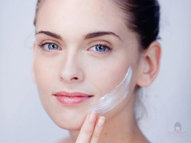 nên xịt khoáng trước hay sau kem chống nắng