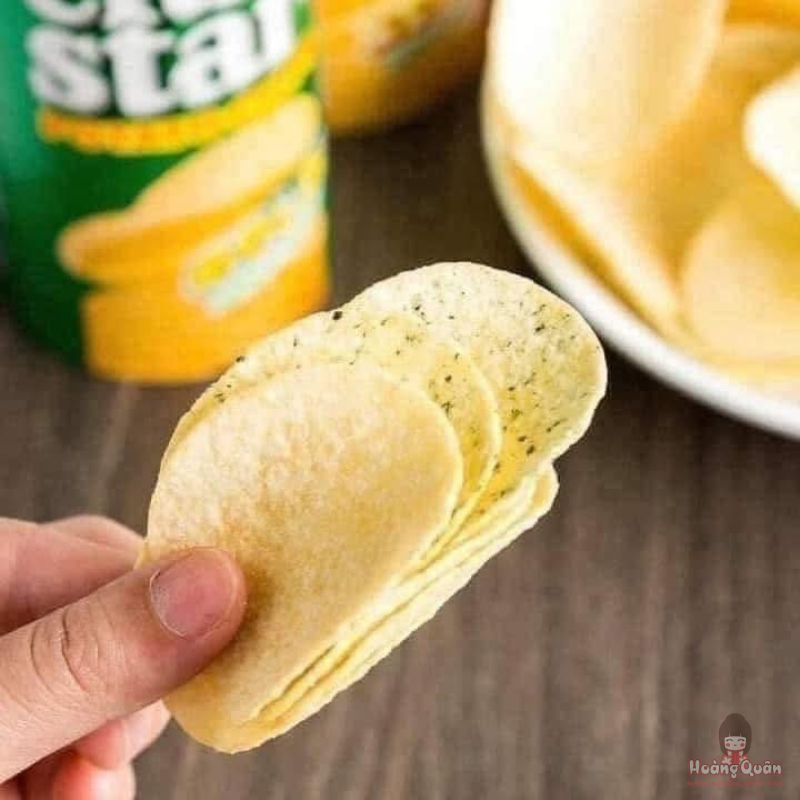 Snack khoai tây YBC Chip Star vị kem hành 45G giá rẻ