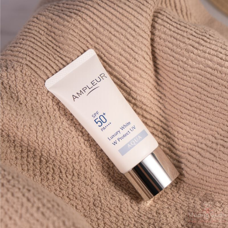 Kem chống nắng Ampleur Luxury White W UV AQUA SPF50+ PA++++ 30g