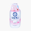 Sữa Tắm Bọt Mịn Dịu Nhẹ Cow Hương Hoa 500ml